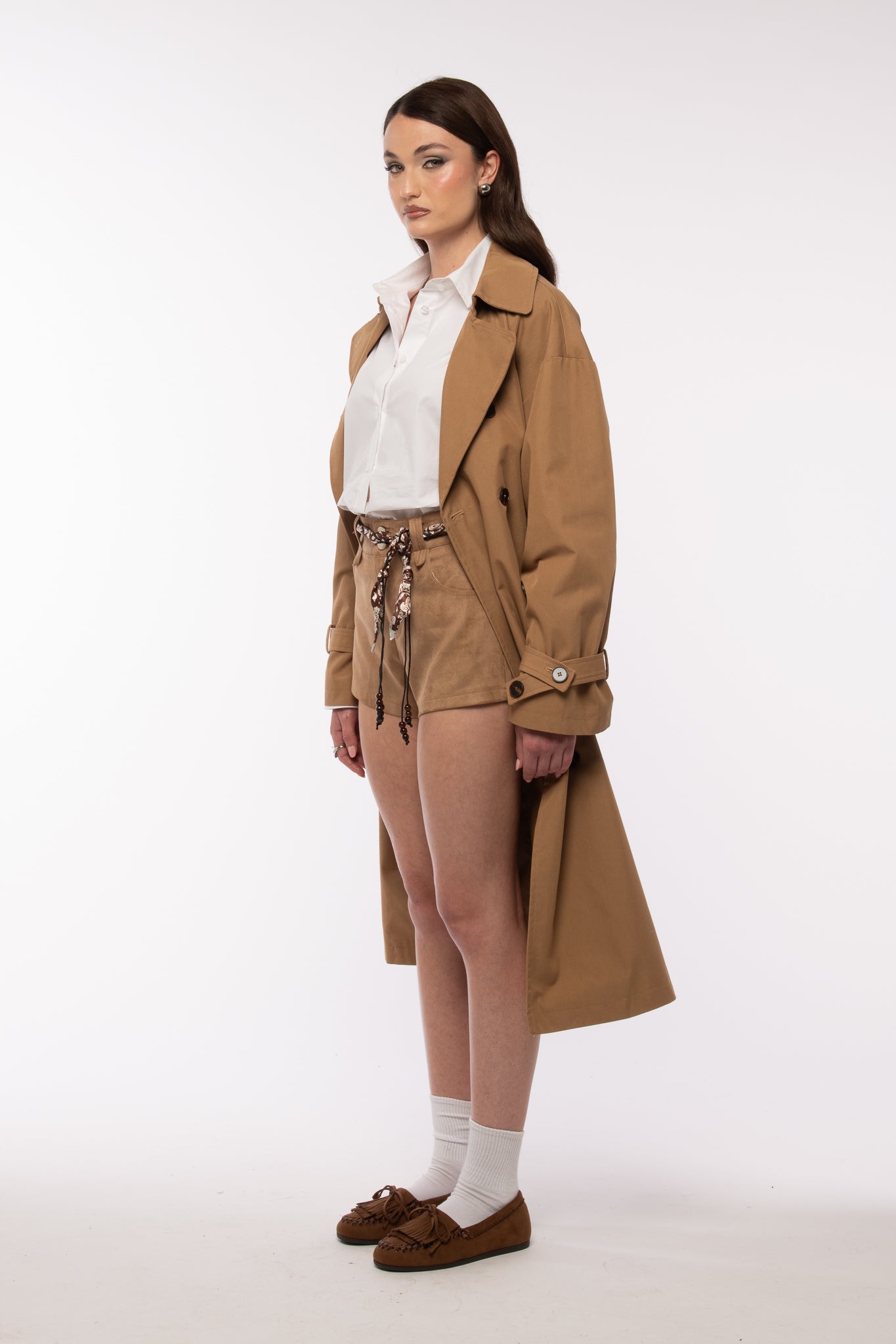 Pantaloncino in camoscio con cintura Camel
