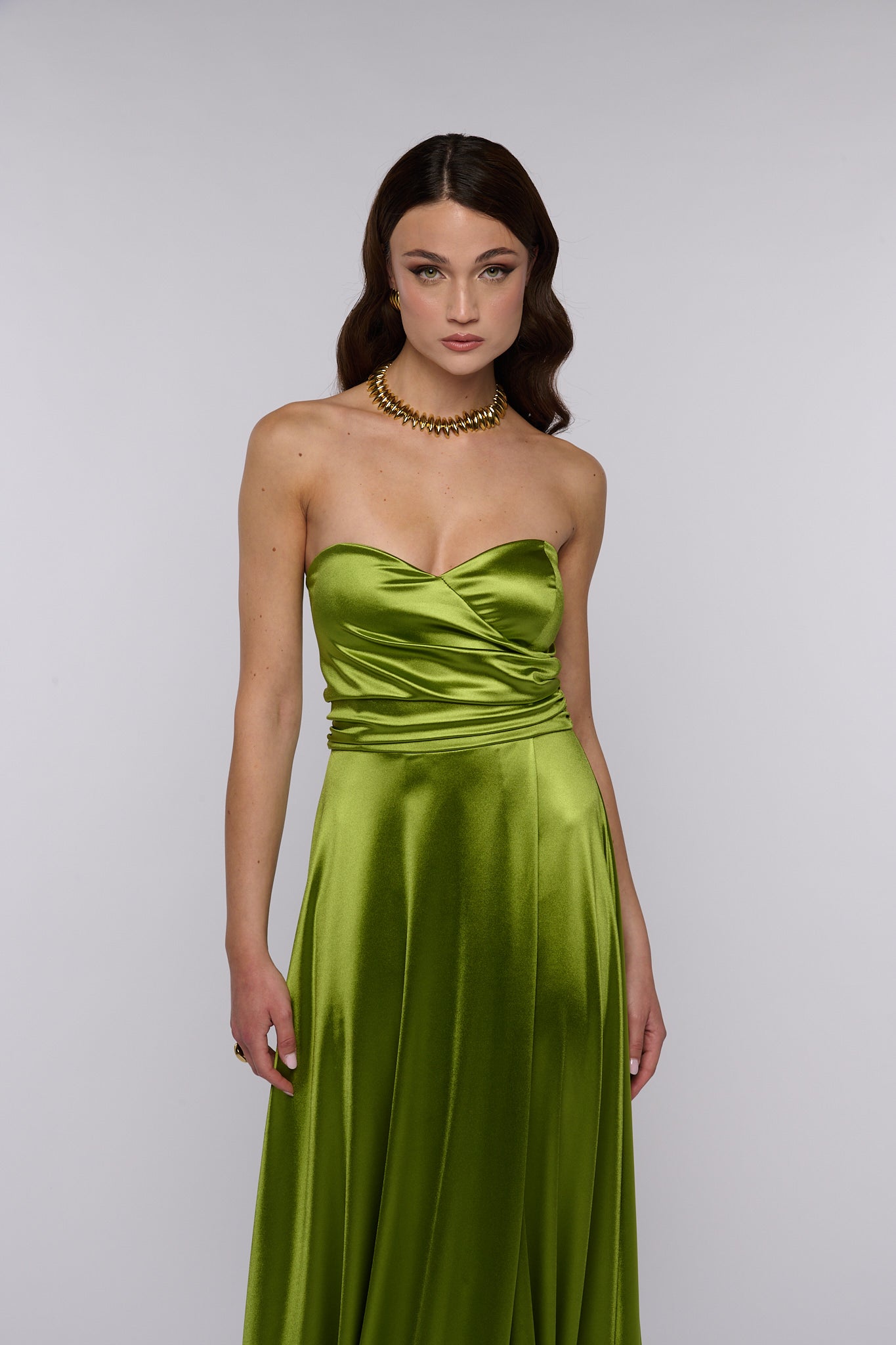 Abito ‘SATIN’ Scollo A Cuore Verde