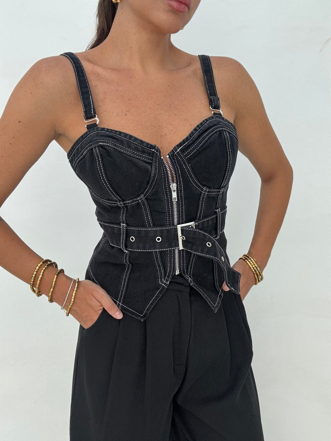 Corpetto ‘KESSY’ in denim cuciture Bianche